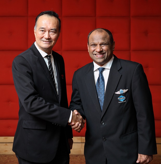 DWG founder Dennis Wee (left) with PropNex’s Gafoor. The merger between the two companies resulted in the group’s becoming the biggest agency in Singapore, with 6,747 agents so far