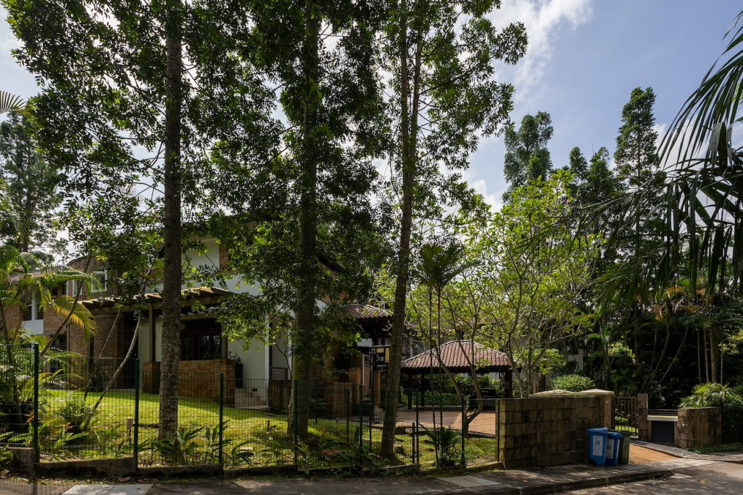 Bungalow prices in prime districts up 6.7 in 2023, even as